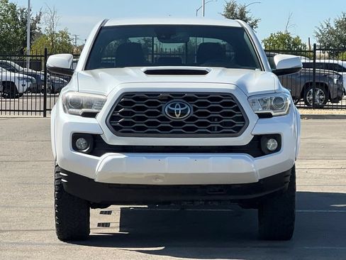 Used 2021 Toyota Tacoma TRD Sport w/ Technology Package AWD/4WD image 11