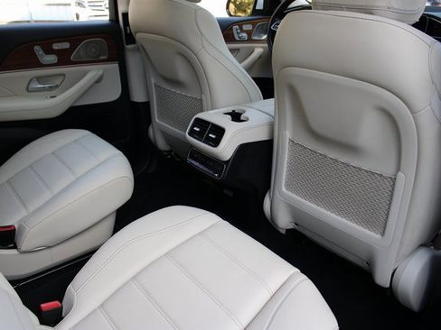 Used 2022 Mercedes-Benz GLS 580 4MATIC image 14