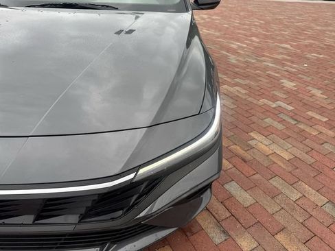 Used 2025 Hyundai Elantra Sport FWD image 23