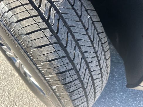 Used 2025 GMC Acadia Elevation image 34