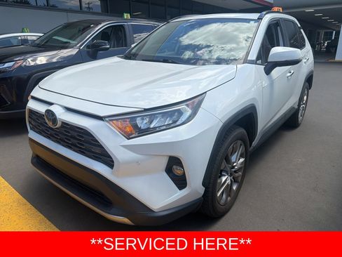 Used 2019 Toyota RAV4 Limited w/ Cold Weather Package FWD image 2