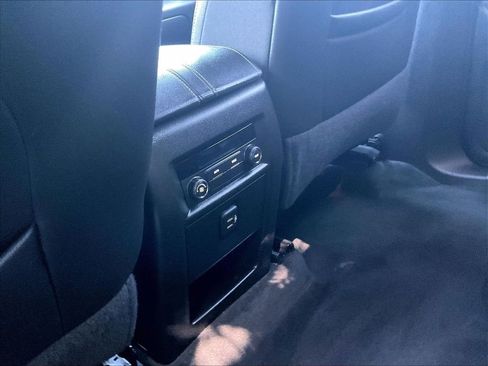 Used 2022 Chevrolet Traverse LT AWD/4WD image 28