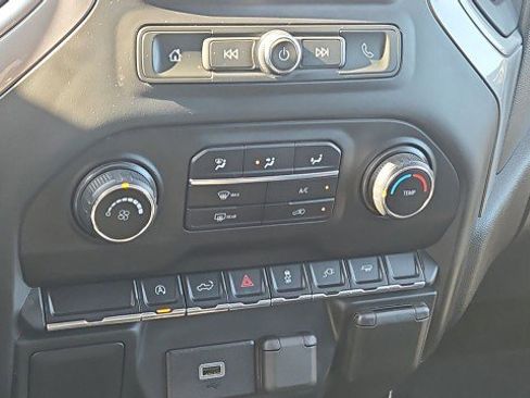 Used 2020 Chevrolet Silverado 1500 Custom w/ Custom Value Package RWD image 17