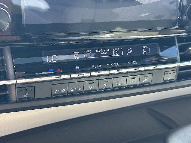 Used 2021 Toyota Sienna XLE FWD image 31