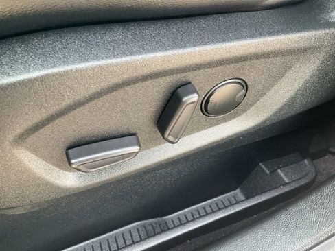 Used 2020 Ford Edge SEL image 6