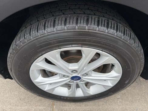 Used 2017 Ford Escape SE AWD/4WD image 16