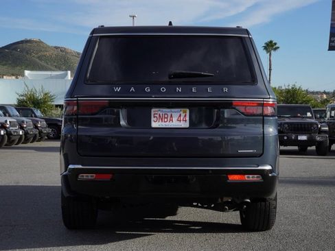 Certified 2024 Jeep Wagoneer Series II image 5