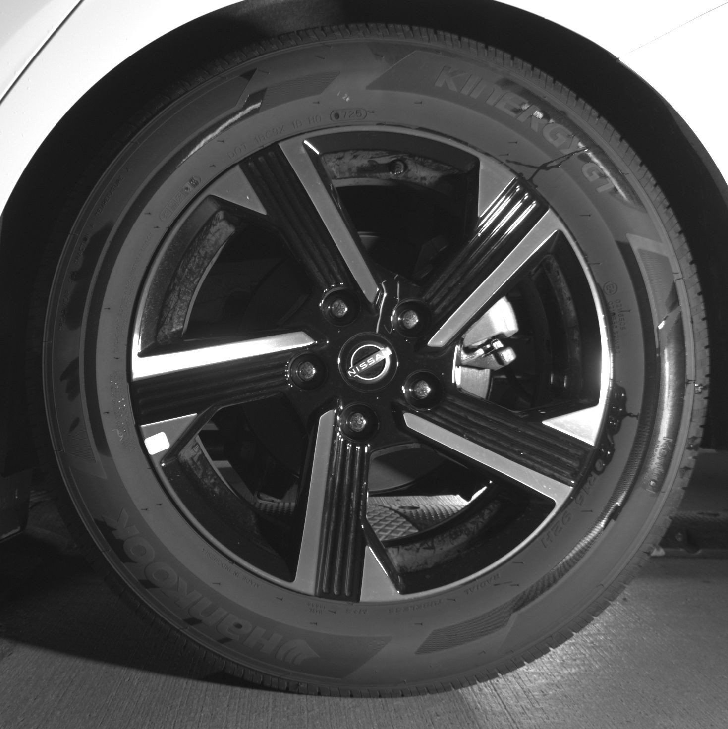 Used 2025 Nissan Sentra SV FWD image 16