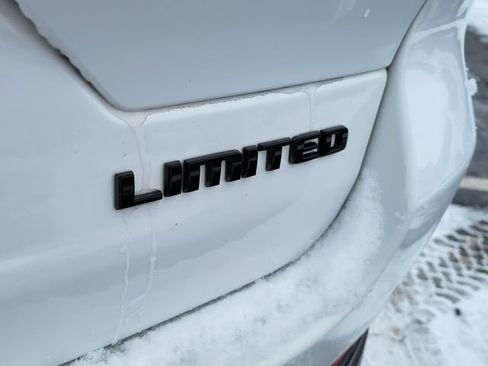 Used 2023 Jeep Grand Cherokee Limited w/ Luxury Tech Group II image 11