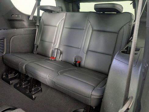 Used 2025 GMC Yukon XL Denali AWD/4WD image 28