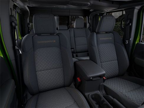 New 2025 Jeep Gladiator Mojave w/ Convenience Group image 16