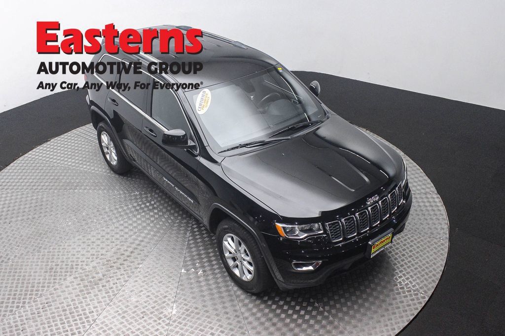 Used 2021 Jeep Grand Cherokee Laredo AWD/4WD image 3