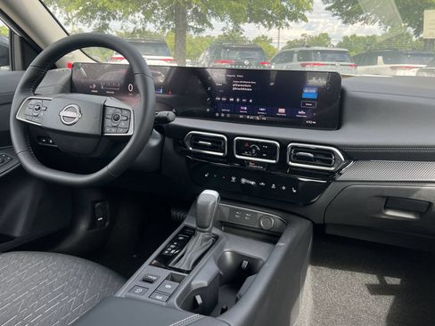 New 2026 Nissan Sentra SV w/ SV Convenience Package FWD image 3