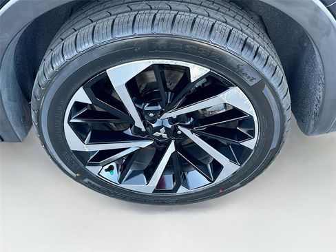 Used 2024 Mitsubishi Outlander SE image 32