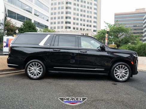 Used 2022 Cadillac Escalade ESV Premium Luxury image 8