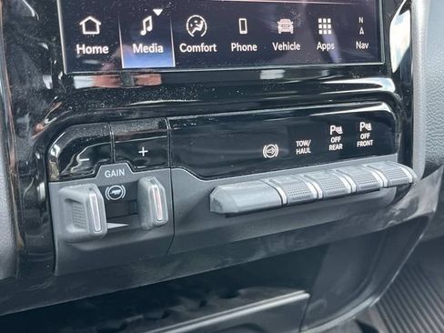 New 2025 RAM 2500 Big Horn AWD/4WD image 16