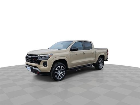 Used 2023 Chevrolet Colorado Z71 w/ Z71 Convenience Package 2 image 4