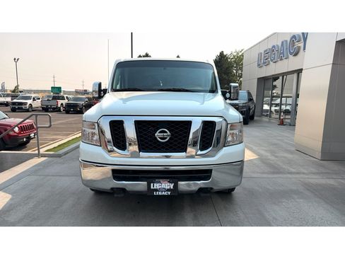 Used 2015 Nissan NV 3500 SV w/ Technology Package RWD image 2