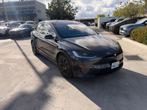 Used 2024 Tesla Model X image 7