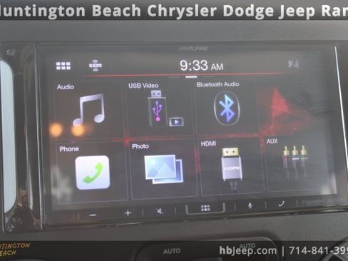 Used 2017 Jeep Wrangler Unlimited Rubicon w/ Connectivity Group image 22