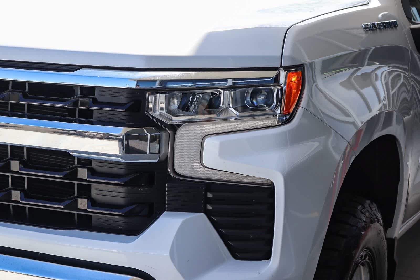 Used 2025 Chevrolet Silverado 1500 LT RWD image 7