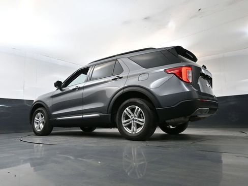 Used 2024 Ford Explorer XLT w/ Equipment Group 202A AWD/4WD image 21