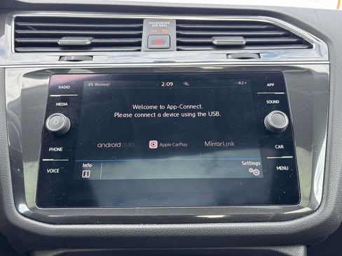 Used 2019 Volkswagen Tiguan SE w/ Panoramic Sunroof Package image 22