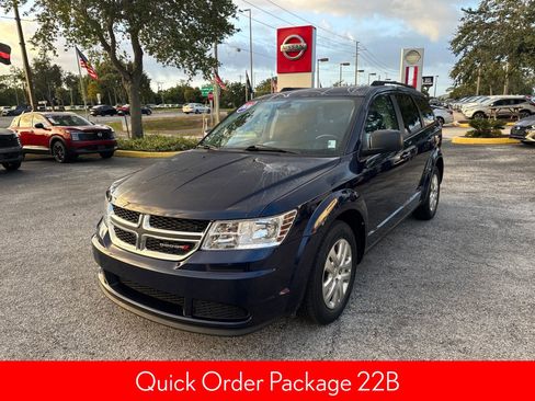 Used 2020 Dodge Journey SE w/ SE Popular Equipment Group image 3