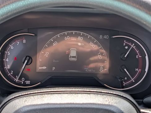 Used 2025 Toyota RAV4 XLE FWD image 21