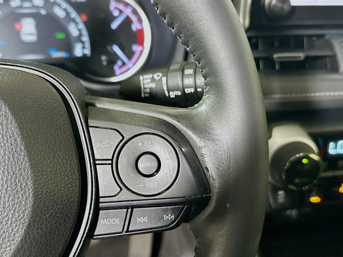 Used 2023 Toyota RAV4 XLE Premium FWD image 17