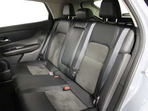 Used 2024 Nissan Ariya FWD image 24