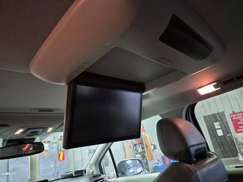 Used 2021 Toyota Sienna XLE image 6