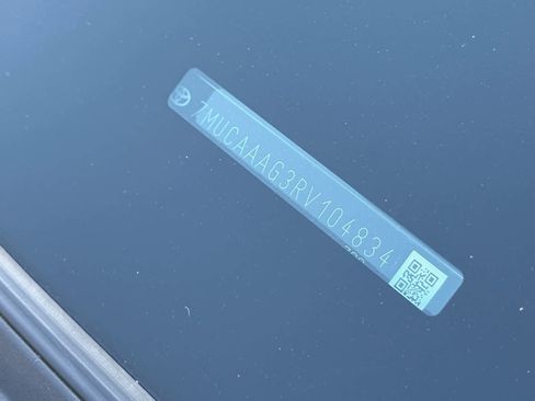 Used 2024 Toyota Corolla Cross LE image 28