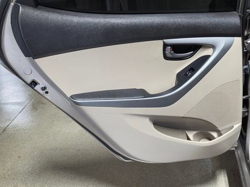 Used 2014 Hyundai Elantra SE FWD image 13