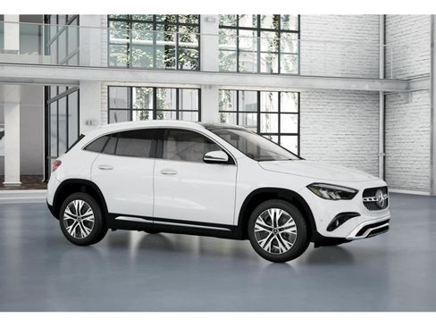 New 2025 Mercedes-Benz GLA 250 4MATIC image 12