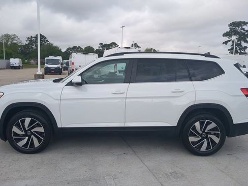 Used 2025 Volkswagen Atlas SE image 9
