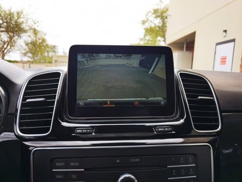 Used 2018 Mercedes-Benz GLE 350 w/ Premium 1 Package image 21