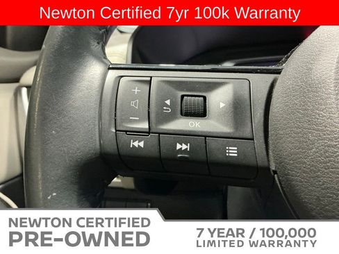 Used 2023 Nissan Rogue SV w/ SV Premium B Package FWD image 17