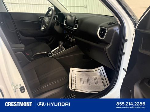 Used 2026 Hyundai Venue SEL FWD image 29