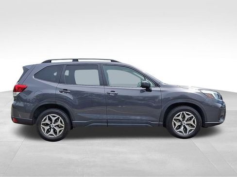 Used 2020 Subaru Forester Premium AWD/4WD image 7