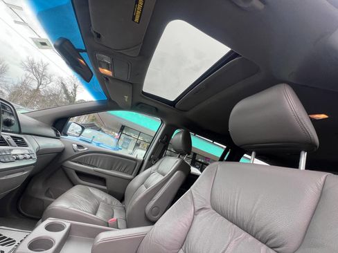 Used 2010 Honda Odyssey EX-L image 18