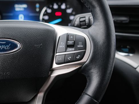 Used 2022 Ford Explorer XLT w/ Equipment Group 202A image 20