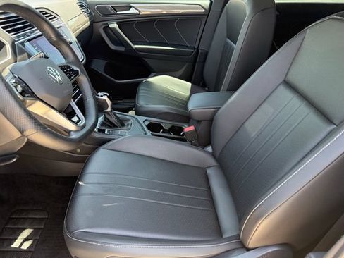 Used 2024 Volkswagen Tiguan SE R-Line FWD image 13