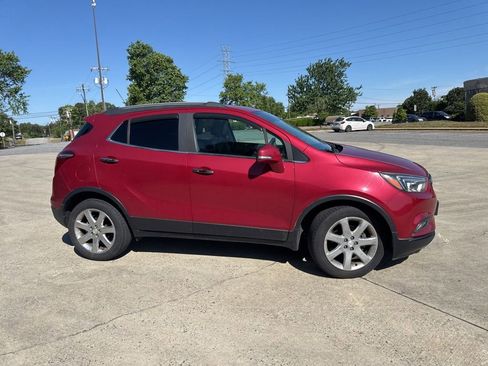 Used 2018 Buick Encore Essence w/ Experience Buick Package FWD image 3