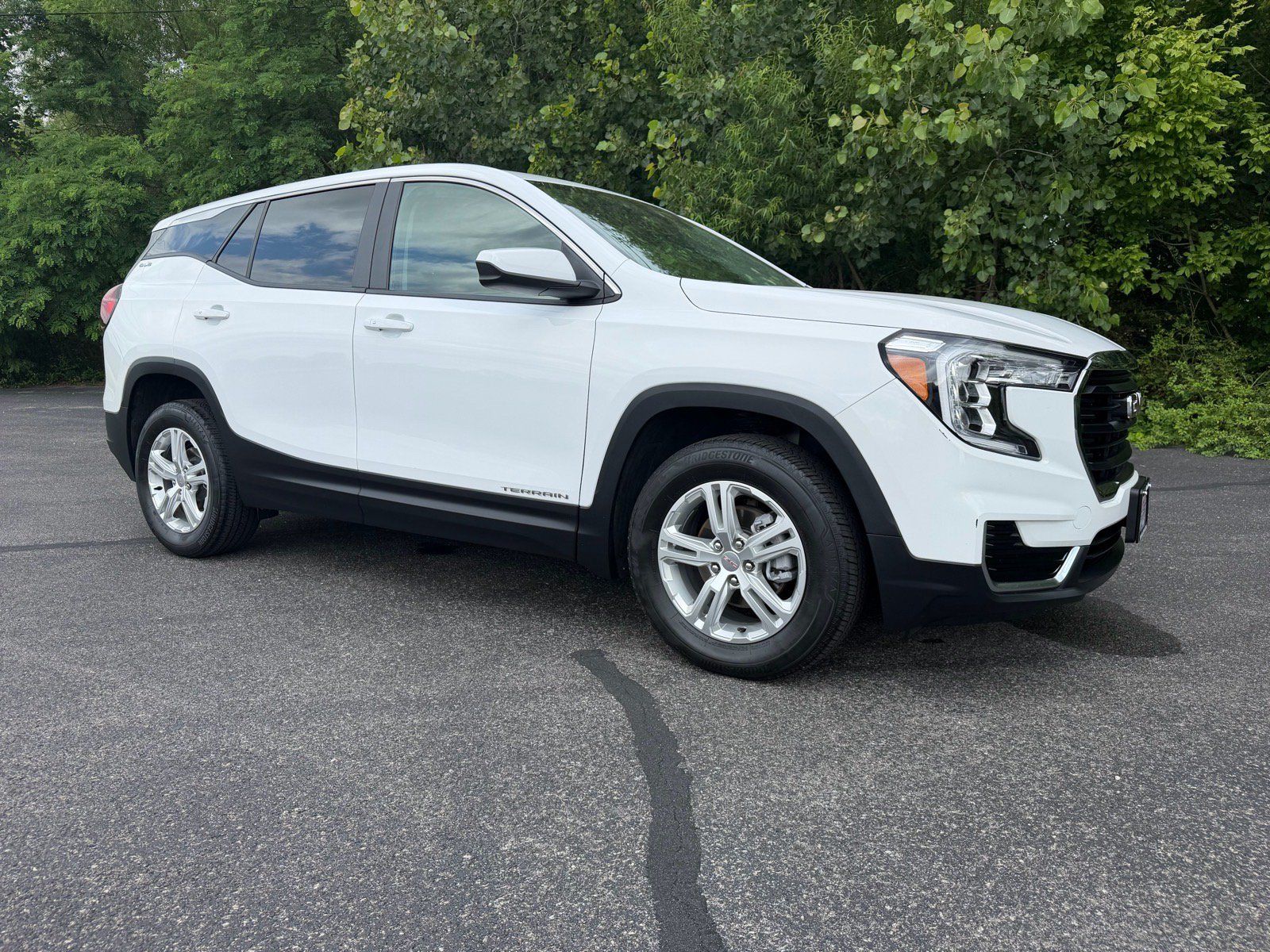 Used 2024 GMC Terrain SLE AWD/4WD image 20