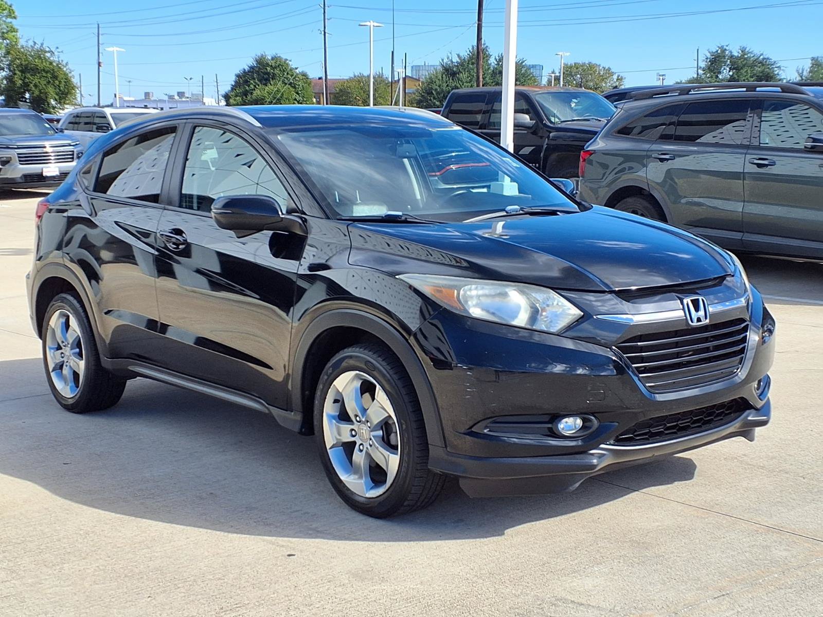 Used 2017 Honda HR-V EX-L image 2