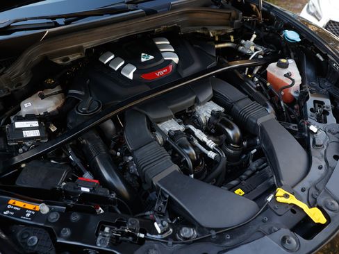 Used 2022 Alfa Romeo Stelvio Quadrifoglio w/ Active Assist Plus Package image 57