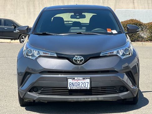 Used 2019 Toyota C-HR LE FWD image 10
