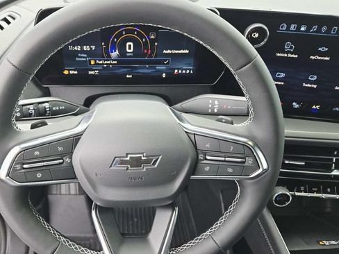 New 2026 Chevrolet Traverse LT w/ Midnight/Sport Edition AWD/4WD image 18
