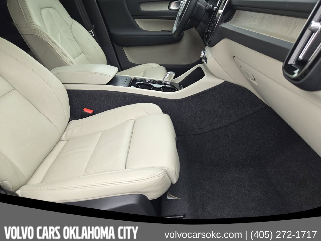 Certified 2023 Volvo XC40 B5 Plus w/ Protection Package Premier AWD/4WD image 15